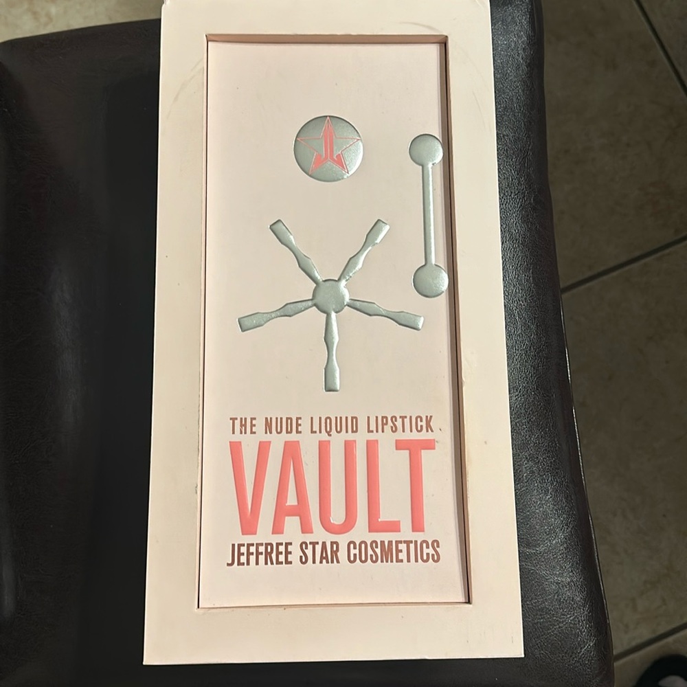 Nude liquid lipsticks, Jeferee Star Vault